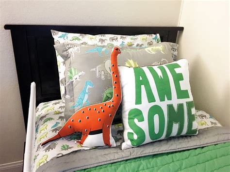 pin  becky ehoff   dream home dinosaur room dinosaur bedding