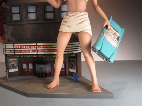Attack Of The 50 Foot Woman Model Kit 1 Theater Diorama Version Attack Of The 50 Foot Woman