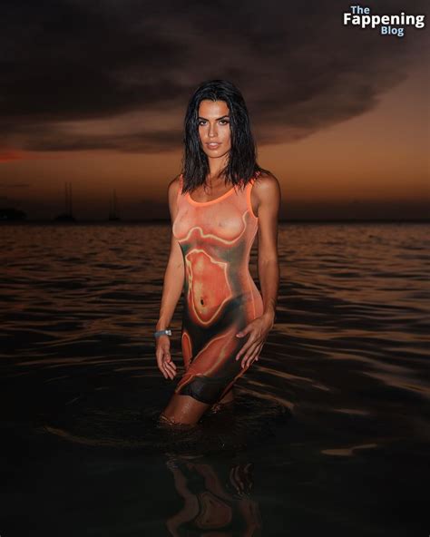 Sofia Suescun Flashes Her Nude Tits Photos The Sex Scene