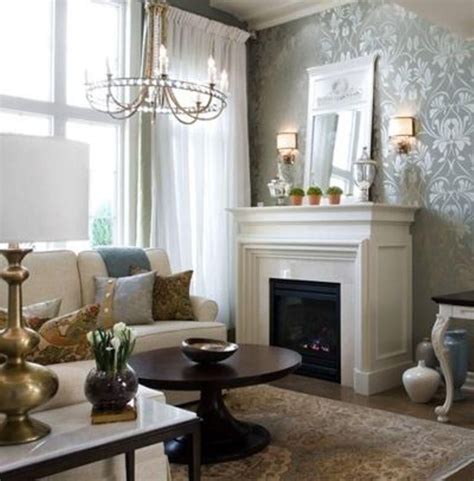 30 Elegant And Chic Living Rooms With Damask Wallpaper Rilane Chic