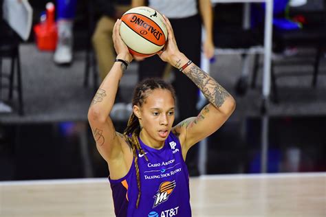 Mercury's Brittney Griner leaves bubble for personal reasons
