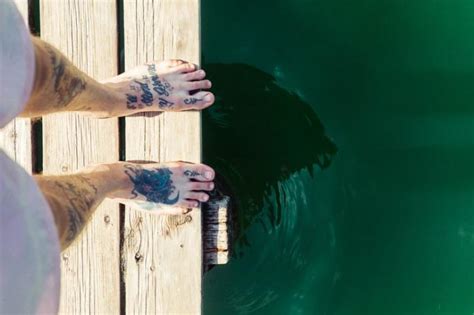 Tatuaggio piede: idee e consigli per donna e uomo ...