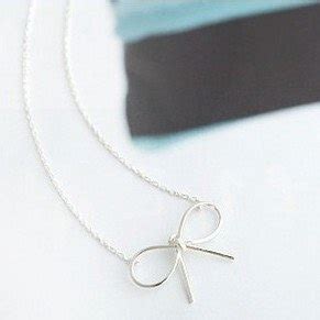 Silver Bow Necklace On Luulla