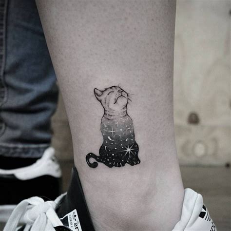 Tatto simbol wanita di buku jari 16. 33 Gambar Tato Feminim Lucu, Simple, dan Keren - Gambar ...