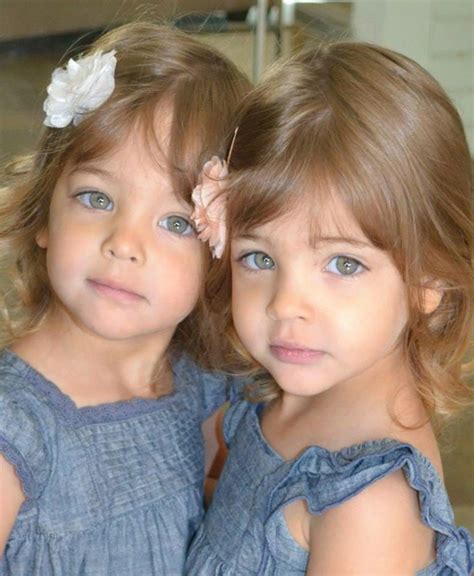 À l âge de 7 ans ils ont été reconnus comme les plus belles jumelles