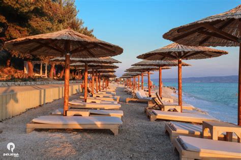 Leur collectif et leur jeu technique vous ont peut être interpellés une ou plusieurs fois devant votre petit écran. Beach club in Split - beach | Pelican Tours Split