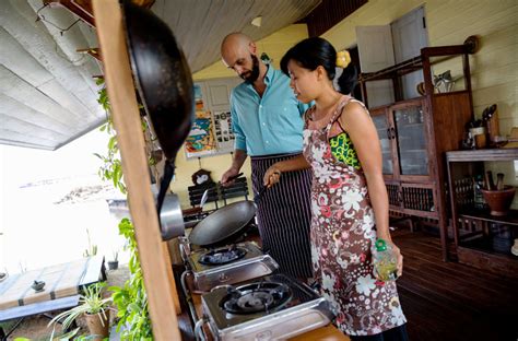 You can choose from a network of 10 kim san leng food centres in singapore, including one food court at pioneer point (5 soon lee street). Discount 50% Off Bann Pae Leng Thailand | 1 Hotel ...
