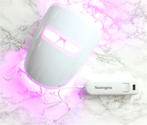 Fighting Breakouts With Neutrogenas Light Therapy Acne Mask