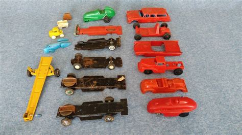 Lot Of Old Friction Toy Car Parts Plastic Go Cart Chassis Bodies