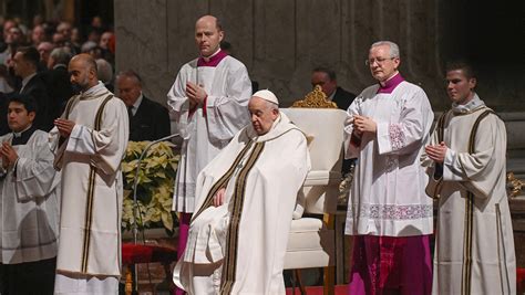 Video El Papa Francisco Celebra La Misa De Nochebuena Desde El Vaticano