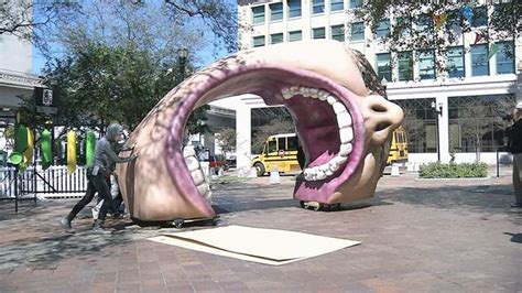 Mosh Moves Mouth To Hemming Park