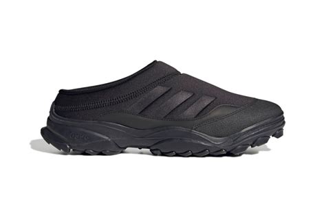 07.11.2020 20:30 мск, fa cup. adidas Originals выпустил мюли и кроссовки в коллаборации ...