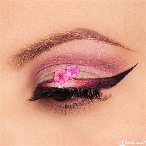 Flower Eye Makeup Pink Gradient Eyeliner Gradient Eyeliner Eye