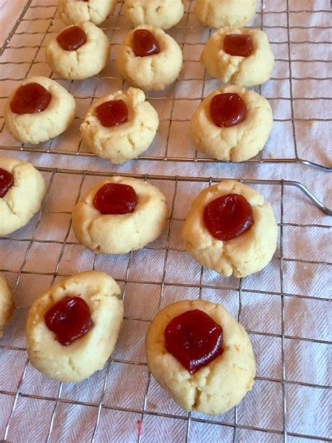 And it seemed like everyone paused to watch bartender ninotchka daly gandulla make coquito, a traditional puerto rican christmas drink. Polvorones (Puerto Rican Shortbread Cookies) with Guava ...