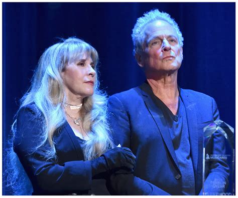 Stevie Nicks And Lindsey Buckingham Reunite To Honor Christine Mcvies