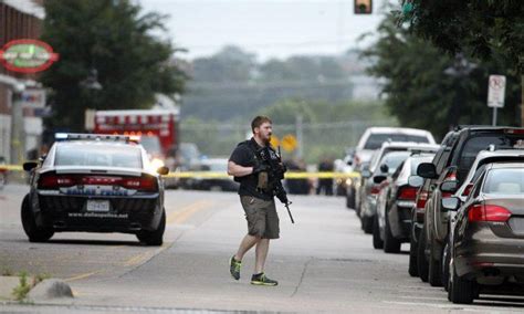 suspect shot after attack on dallas police headquarters the epoch times