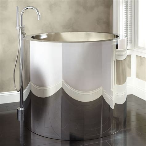 Considering a japanese soaking tub for your bathroom? Furniture Bathroom Japanese Soaking Tub Round With ...