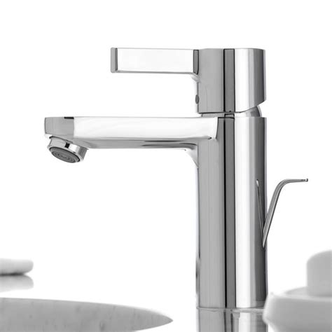 The solid brass faucet has a flow rate of 1.5 gpm and is available in chrome and brushed. Hansgrohe 31060001 - Metris S 100 Lavatory Faucet