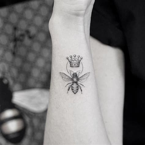 Girltattoos Bee Tattoo Tiny Tattoos For Women Queen Bee Tattoo
