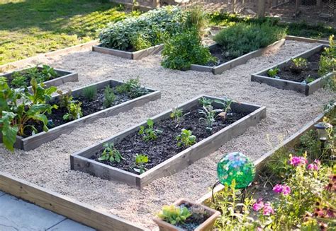 Raised Vegetable Garden With Pea Gravel Diy In 2020 Raised Vegetable
