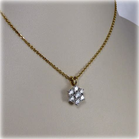 18ct white gold Diamond Cluster Pendant | Mr Allan Jewellers
