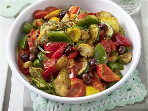 May add crushed cookie crumbs. Ratatouille-Pfanne Rezept | LECKER | Rezept | Ratatouille ...