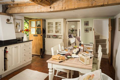 7 Best Tips for Creating Cottage Interior Design ...