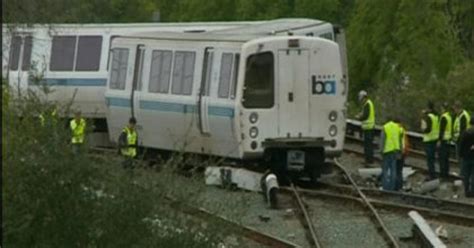 Bart Train Derails In Concord 3 Hurt Cbs San Francisco