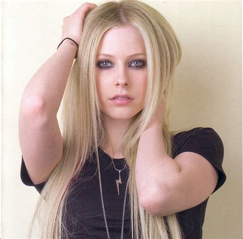 Hd Wallpaper Avril Lavigne Singer Women Blonde Hair Blond Hair Long Hair Wallpaper Flare