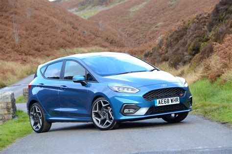 Ford's new fiesta st proves once and for all that size doesn't matter, delivering performance unmatched by some cars a class above, let alone its direct rivals. Ford Fiesta ST-2 5-Door Review - GreenCarGuide.co.uk