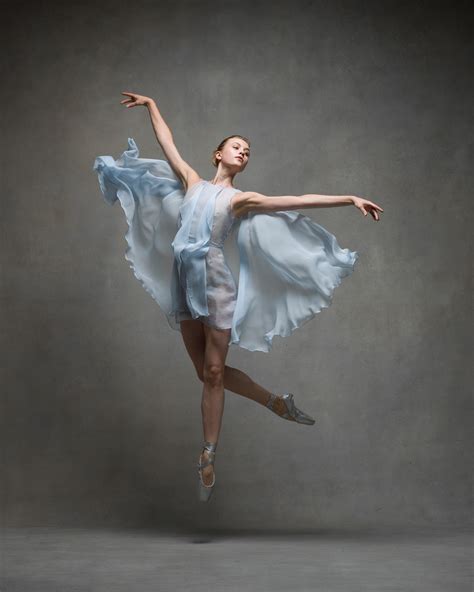 Collaborating With Dancers In The Studio As A Photographer