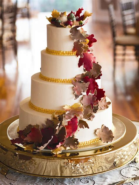 Fall Wedding Cake With Fondant Leaves Autumn Wedding Cakes Wedding