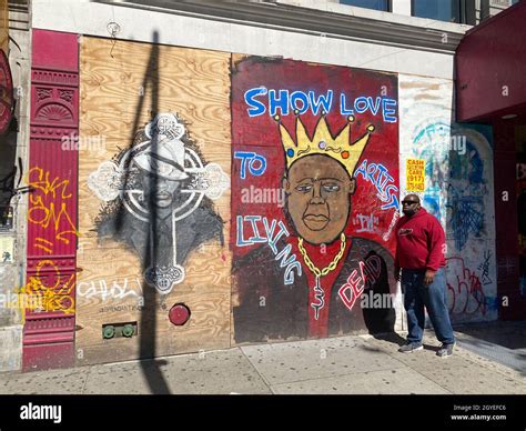 Street Art Entlang Der 125th Street In Harlem New York City