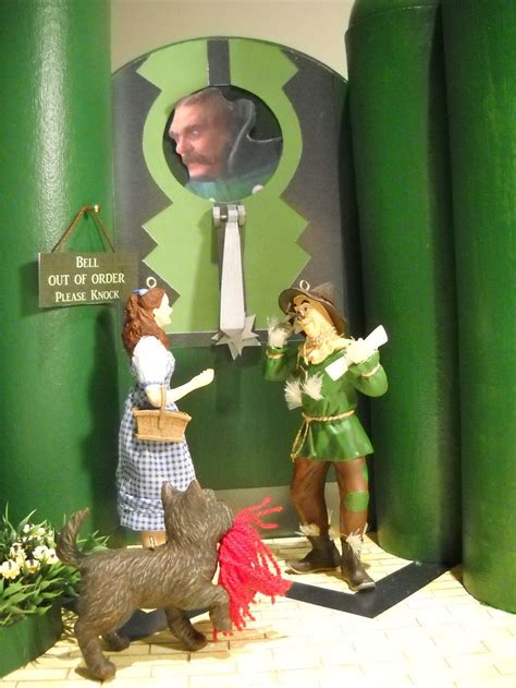 The Door Knocker Works Too Emerald Gates Wizard Of Oz Pinterest