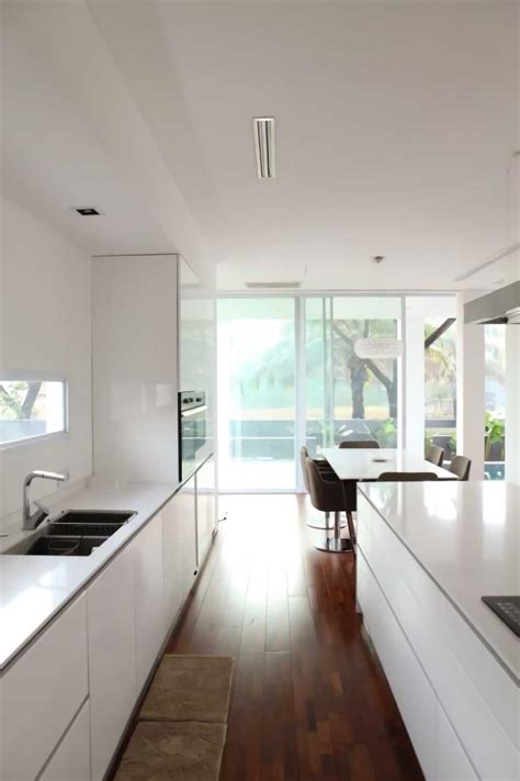 Menyelamatkan kehidupan almari dapur dengan memberi mereka kos rendah yang diilhamkan oleh kotej kos rendah. Cantiknya Desain Dapur Scandinavian Untuk Rumah Mewah ...