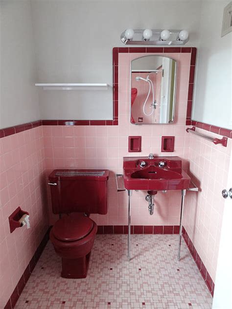 Here are some simple ideas for updating or accessorizing a vintage bathroom while also adding accessories to bring a modern touch to the vintage. A color scheme for a pink, maroon and white bathroom ...