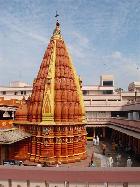 * read aarti while listening. Shri Sant Gajanan Maharaj Temple, Shegaon - tourmet