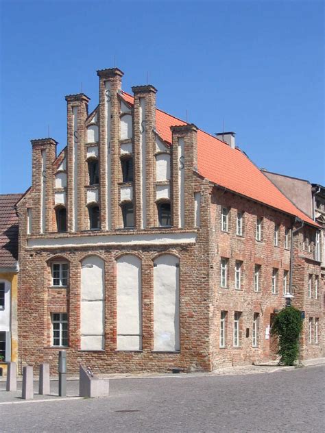 Kathryn giebelhaus's birthday is 12/22/1965 and is 55 years old. Gotisches Giebelhaus, Anklam - Europäische Route der ...