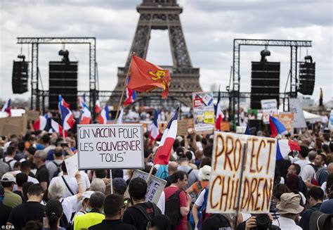 thousands of protesters take to the streets of paris for the fifth consecutive weekend daily