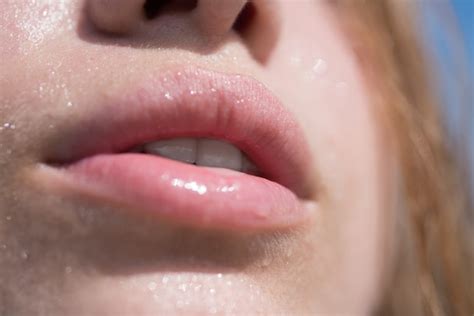 How To Avoid Sensitive Skin After Kissing Because Making Out Shouldnt