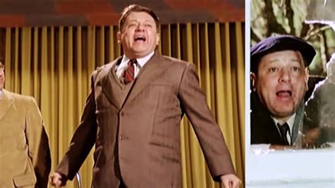 Fantozzi is a 1975 italian satirical cult film, based on 1971 novel of the same name in the saga of the unlucky italian accountant employee ugo fantozzi, written and played by his creator paolo villaggio. Gioca l'Italia e al Nuovo Sacher c'è La Corazzata Potemkin ...