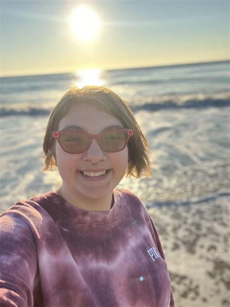 One Of My Happiest Selfies I’ve Taken In A Long Time 22f At Behemoth Beach R Selfie