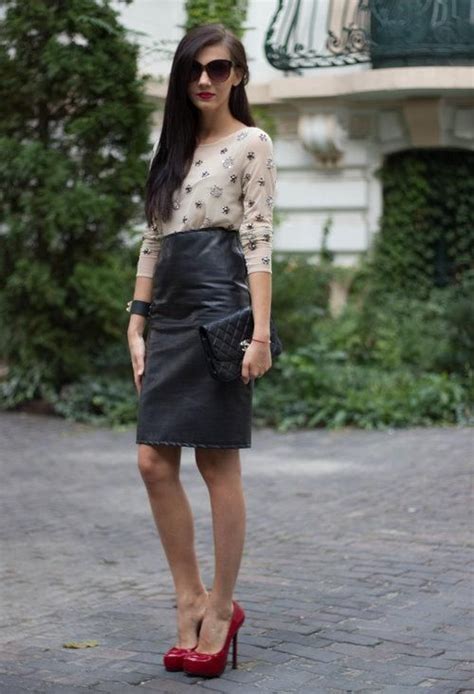 Un Look Muy Elegante Con Una Falda De Tubo Mysterious Girl Looks Style Girl Skirt Skirt