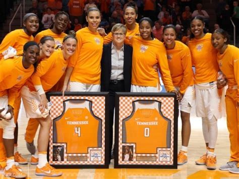 women s basketball tennessee lady vols take team of the week honors