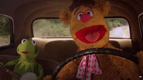 Fozzie Bear And Kermit The Frog Perform Nwas Express Yourself Kutv