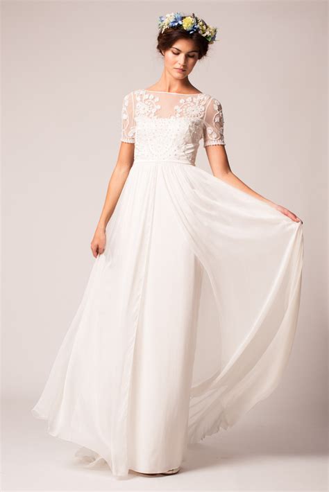 Use the postal code tool under location on our advanced search page to shop within a certain mile radius. Temperley London Saffron New Wedding Dress on Sale 60% Off ...