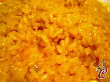 Gli arancini con ragù di fagioli rivisitano la tradizione siciliana in maniera vegetariana e originale grazie al finto ragù fatto con i fagioli rossi! Arancini di riso bianchi al pistacchio: la necessità che ...