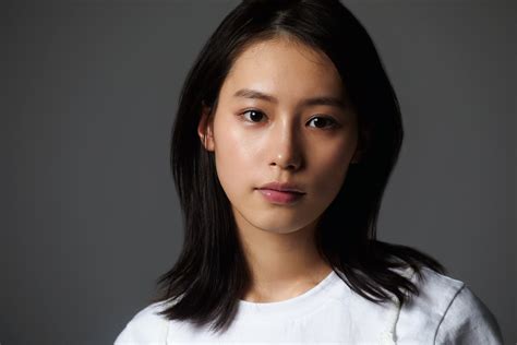 女優・南沙良、自身初のカレンダー発売決定 オフィシャルサイトも同時開設 sirabee20211102 minamisara3