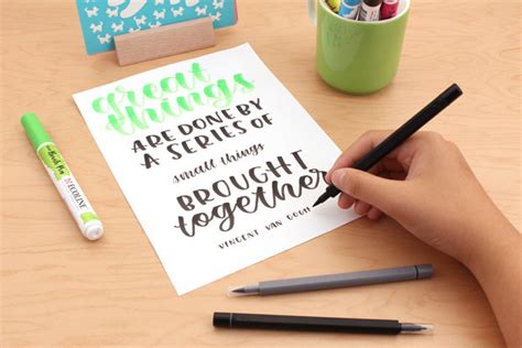 Brush pens and paper to use for brush lettering. Guide to Choosing a Brush Pen for Calligraphy - JetPens.com