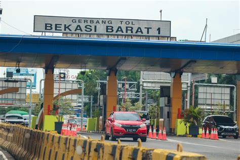 Bekasi, Indonesia in March 2023. West Bekasi Toll Gate, 22400813 Stock